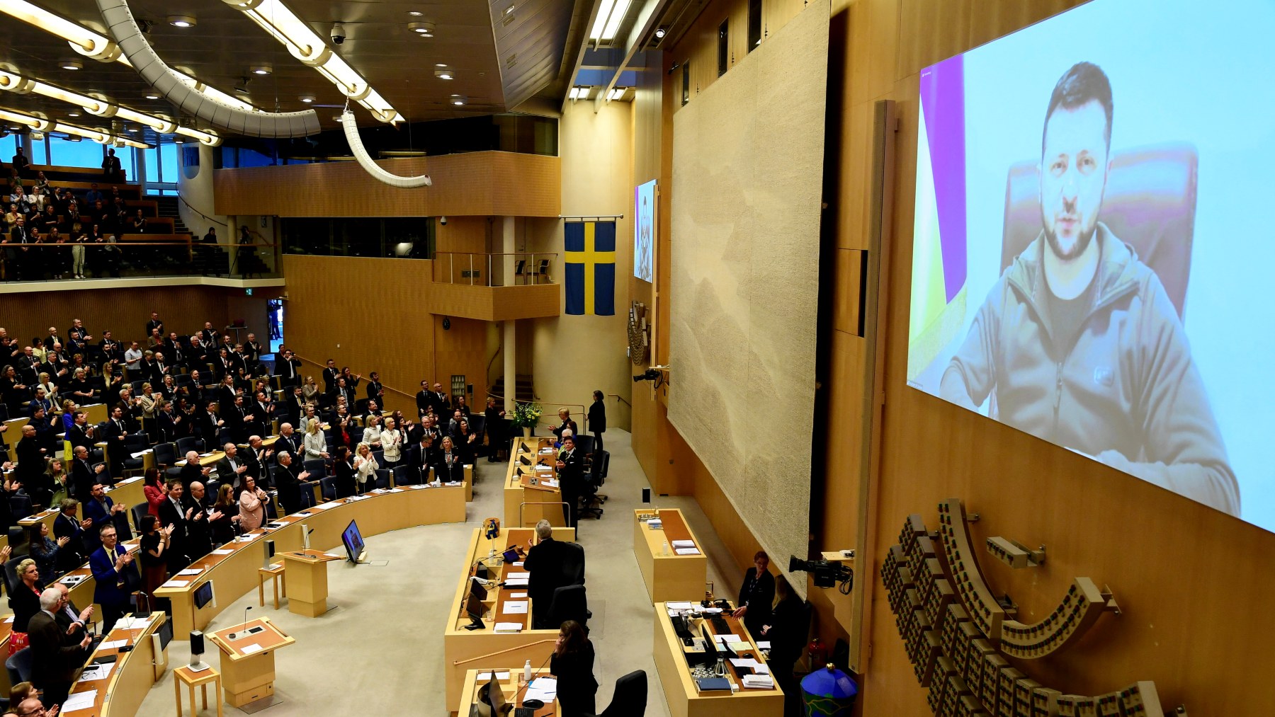 Zelenski interviene en el Parlamento sueco el 24 de marzo. (AFP)