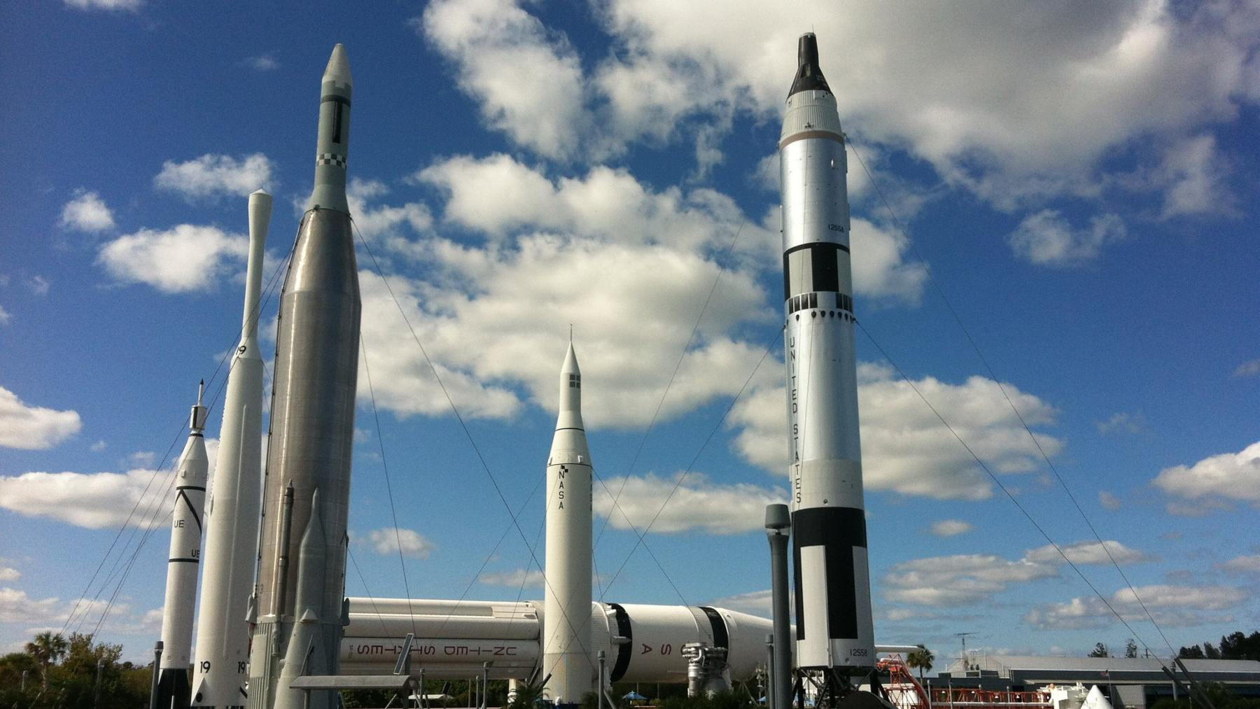 Dos cohetes de la NASA