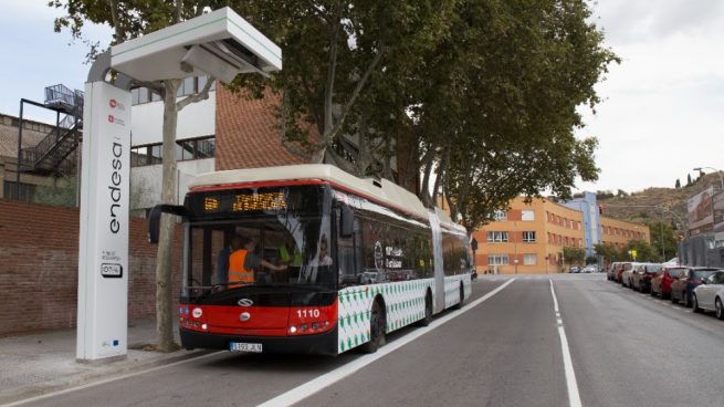 Endesa X acompaña a TMB en la conmemoración del centenario de la red de autobuses de Barcelona