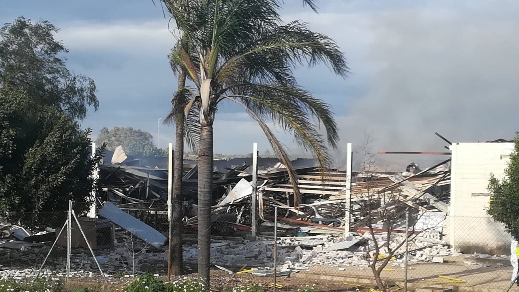Un muerto y tres heridos tras la explosión de una incubadora de huevos en Morón de la Frontera (Sevilla)
