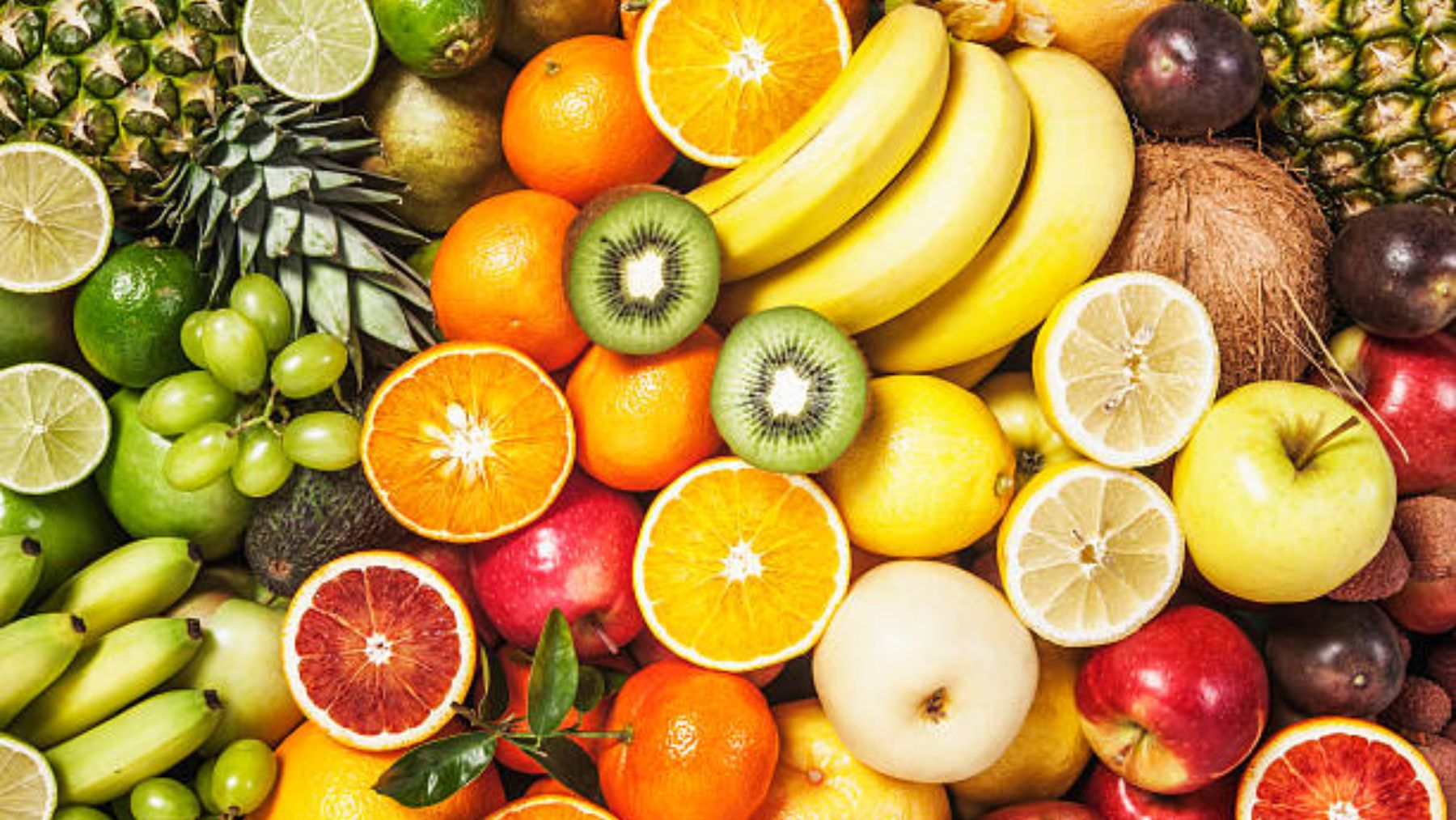 Descubre cuál es la fruta más contaminada por pesticidas