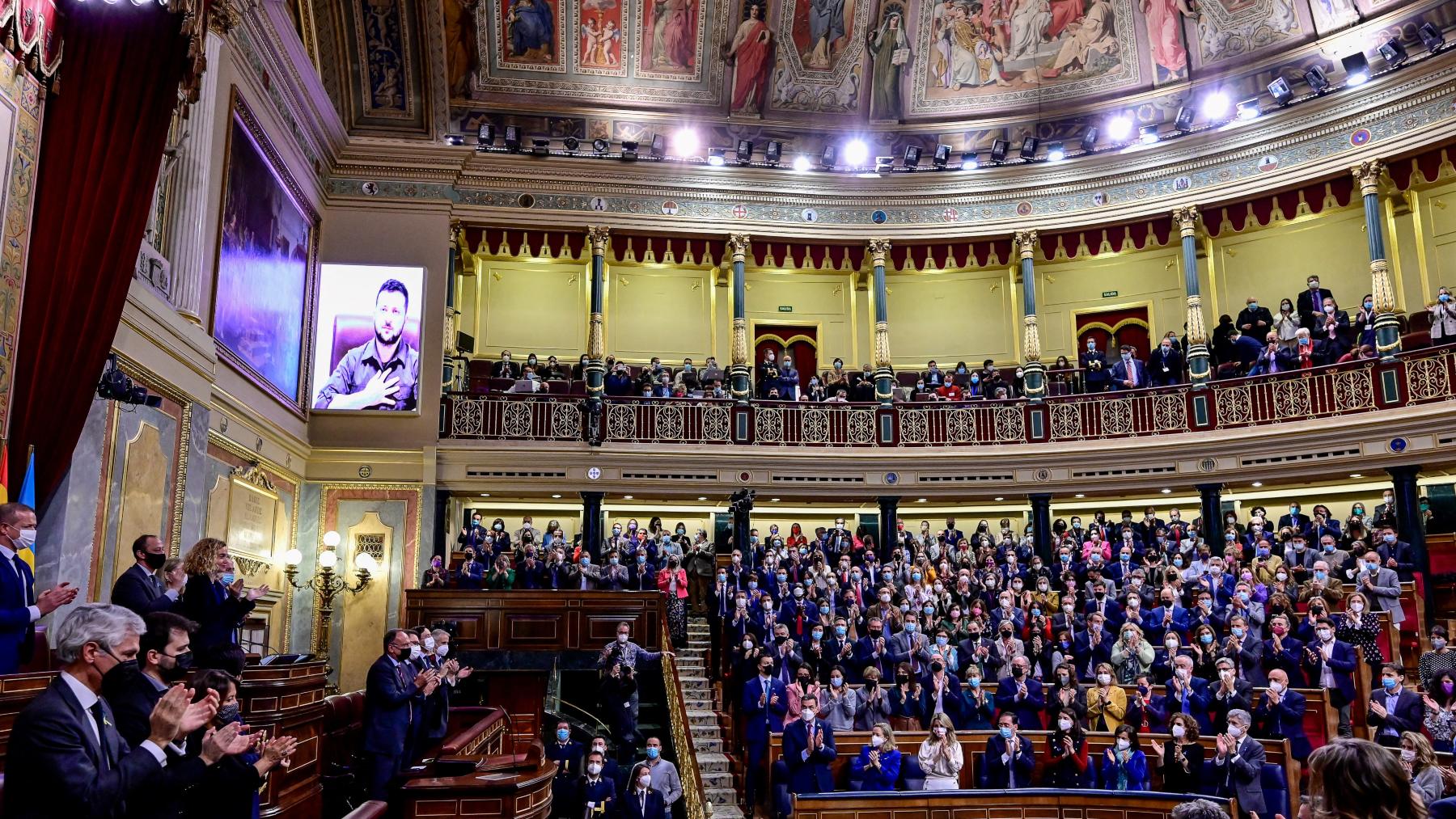 El Congreso aplaude el discurso de Zelenski. (AFP)
