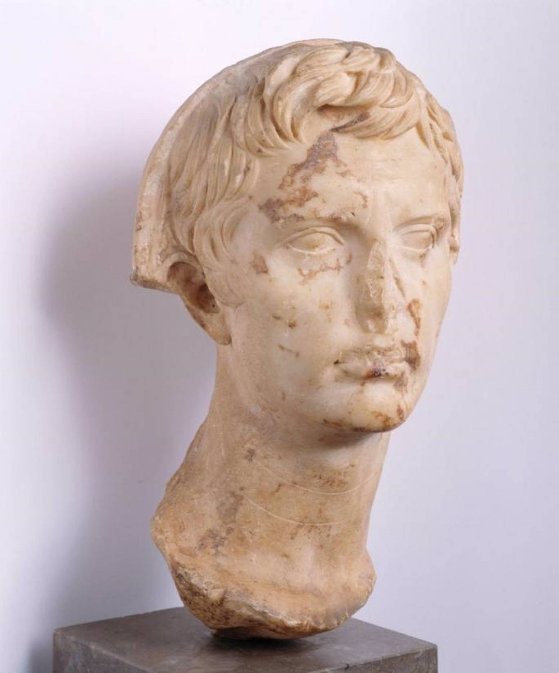 Busto del emperador Augusto encontrado en Pollentia en el siglo XV.