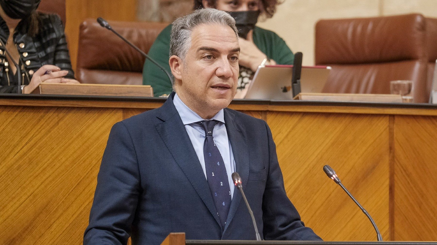 Elías Bendodo, consejero de la Presidencia y portavoz de la Junta, en el Parlamento andaluz (ALFREDO DE ANCA).