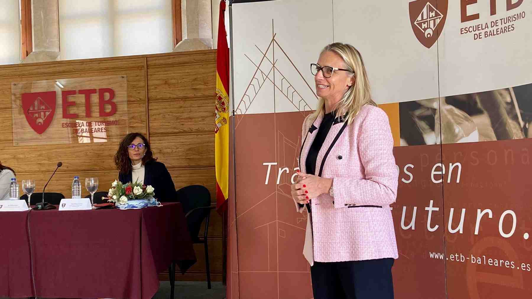 La presidenta de la FEHM, María Frontera.