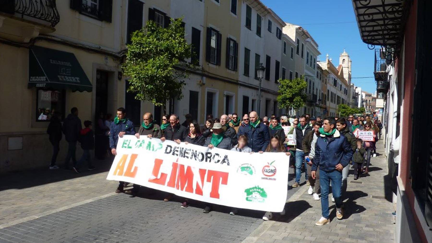 Una manifestación de los ganaderos menorquines en demanda de ayudas celebrada en Mahón.