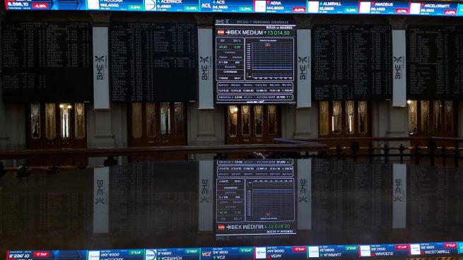 Panel del Ibex 35 en el Palacio de la Bolsa de Madrid.