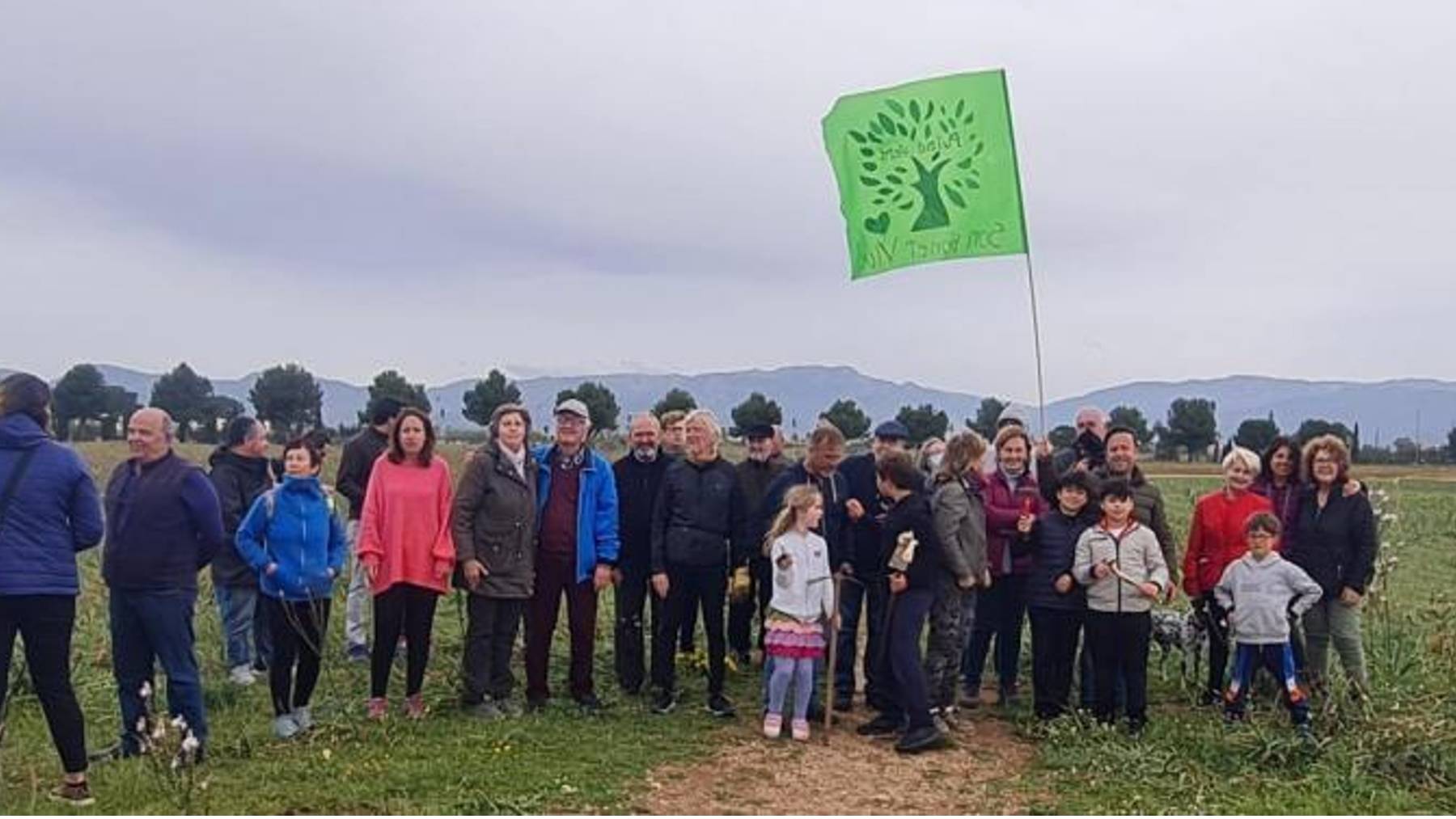 Nueva acción de los vecinos de Marratxí contra el parque fotovoltaico de Aena en Son Bonet