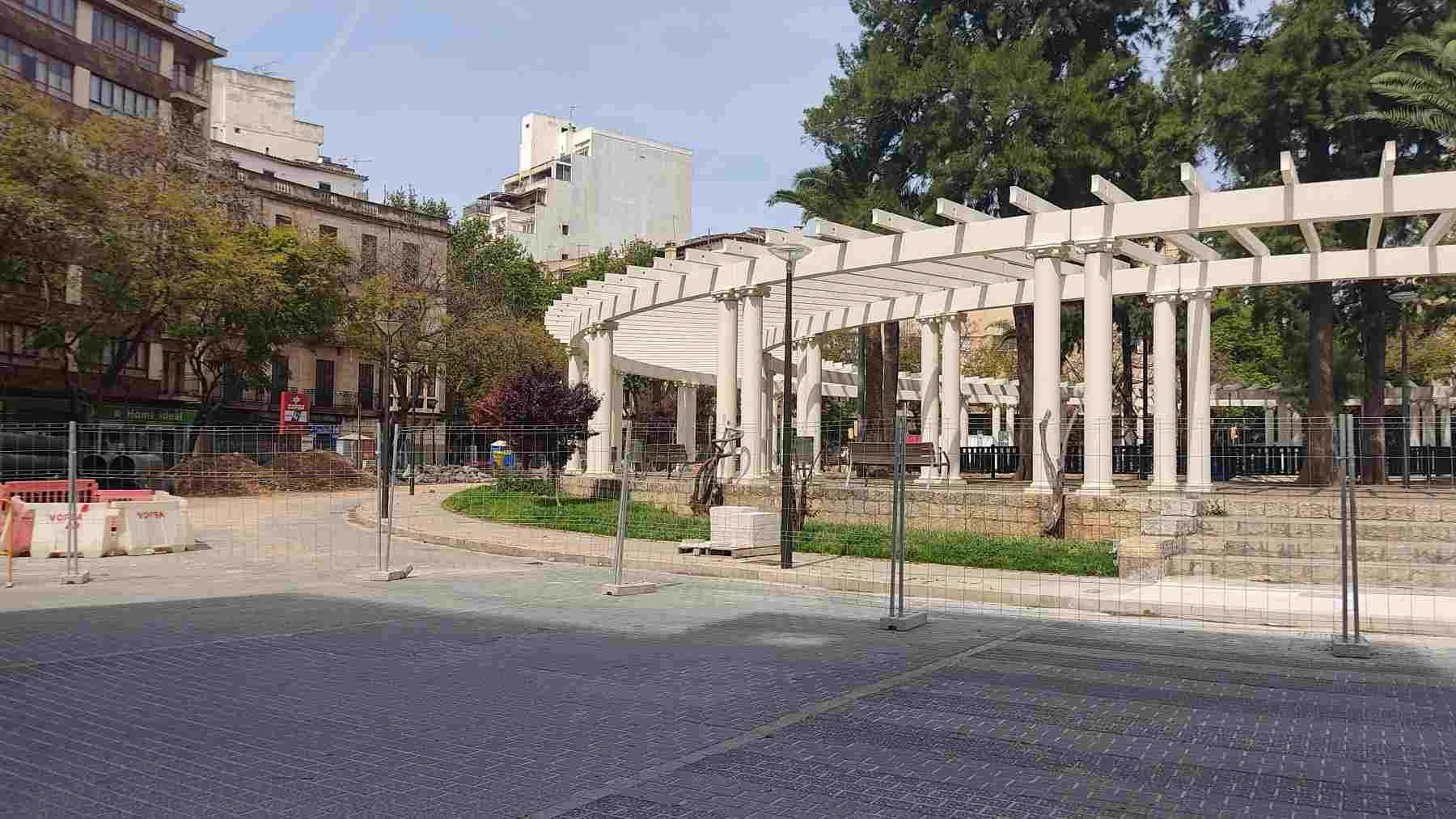 Imagen del estado actual que presenta la popular plaza de las Columnas de Palma.