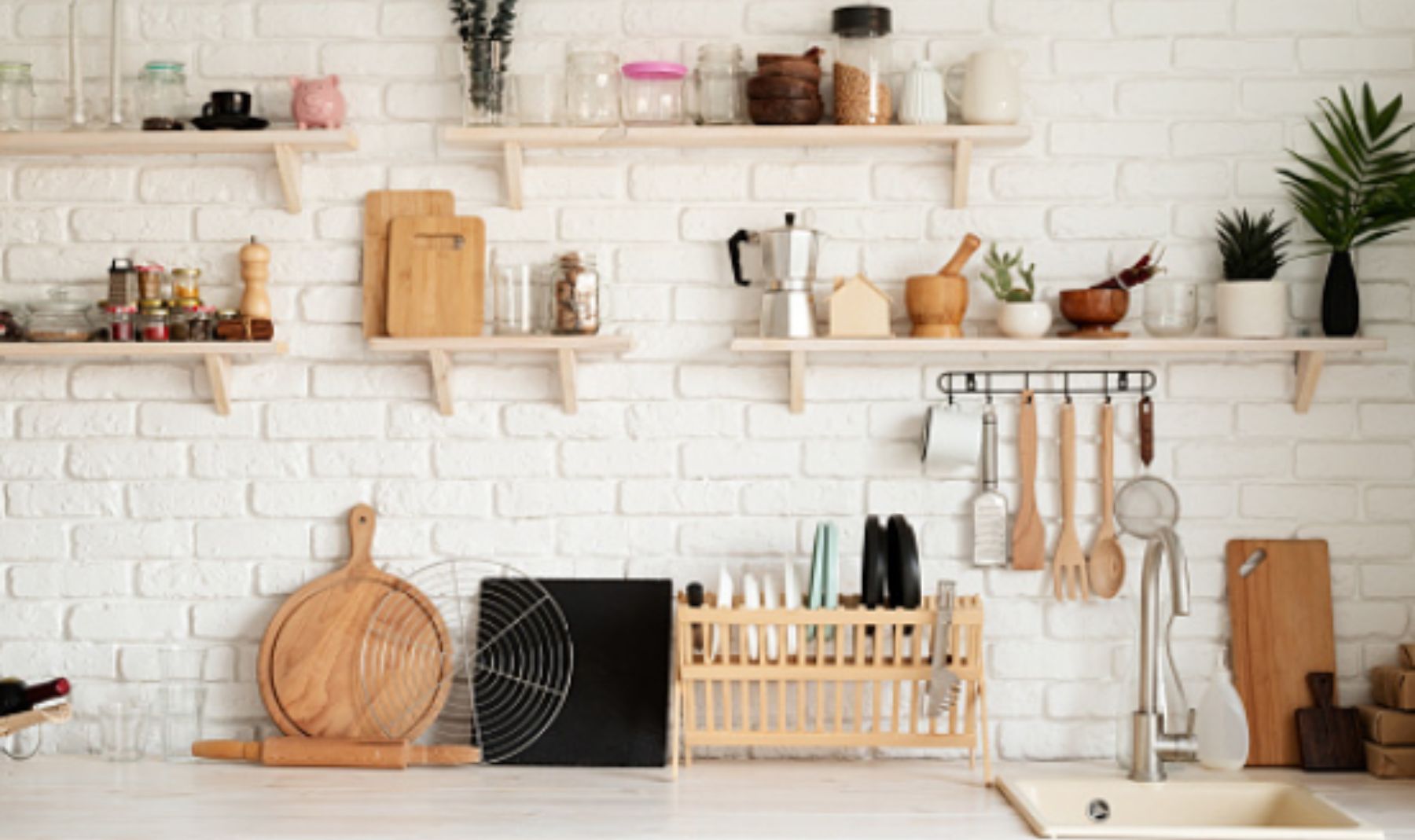 8 artículos de cocina esenciales que cada host necesita en su hogar