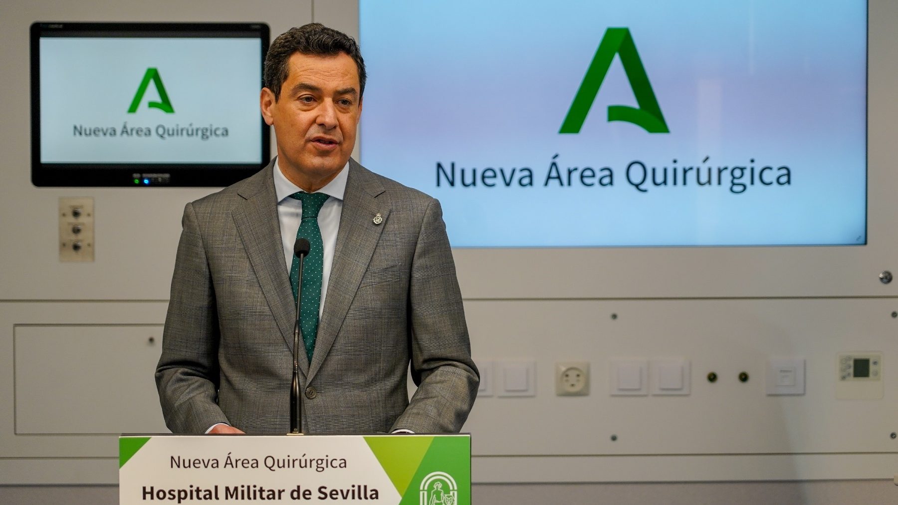El presidente de la Junta de Andalucía, Juanma Moreno, este jueves en Sevilla (EDUARDO BRIONES / EUROPA PRESS).