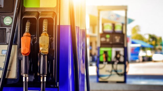 El precio del diésel y la gasolina registra nuevo récord histórico: se sitúa por encima de los 2,1 euros