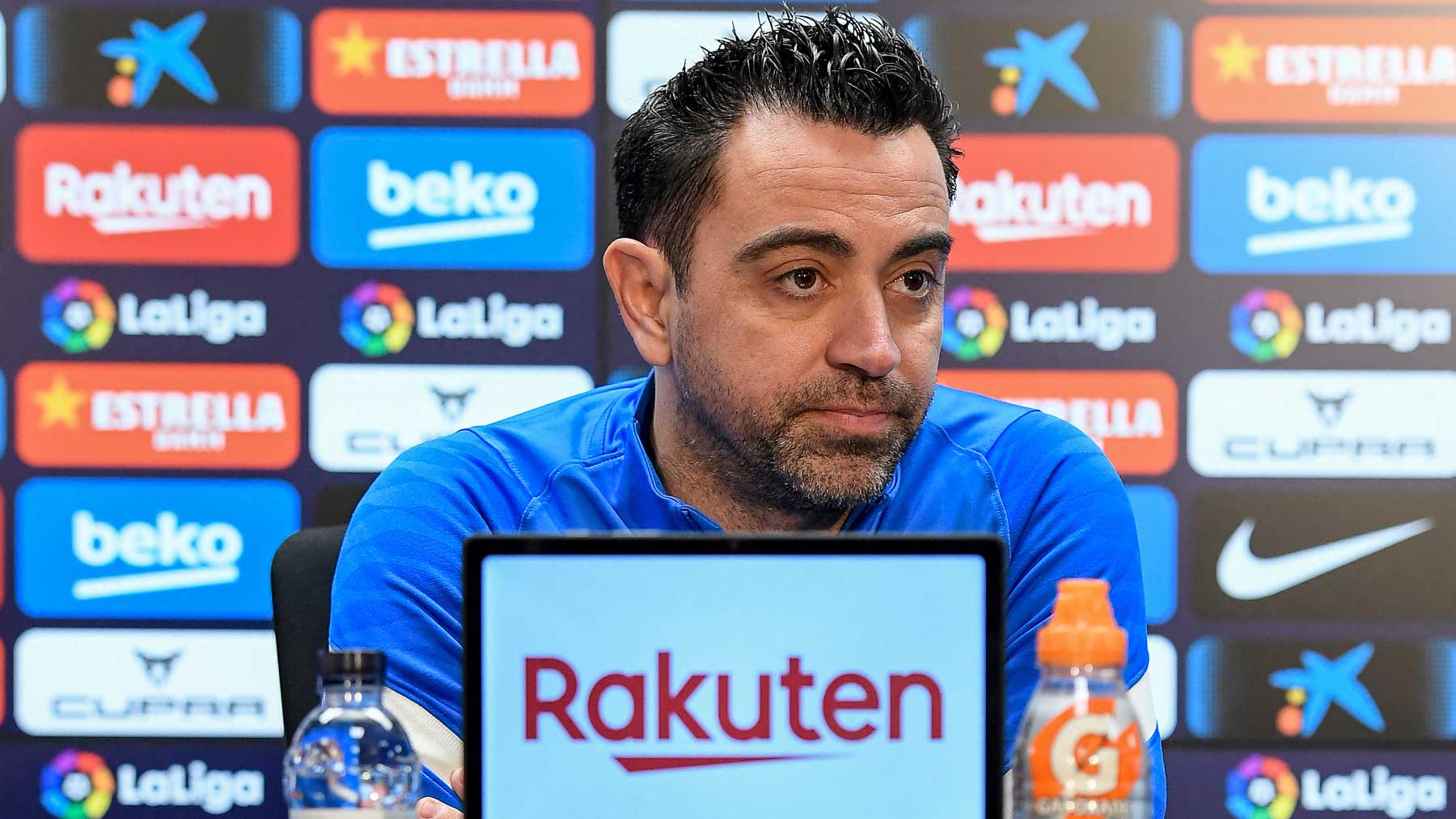 Xavi, en una rueda de prensa (AFP)