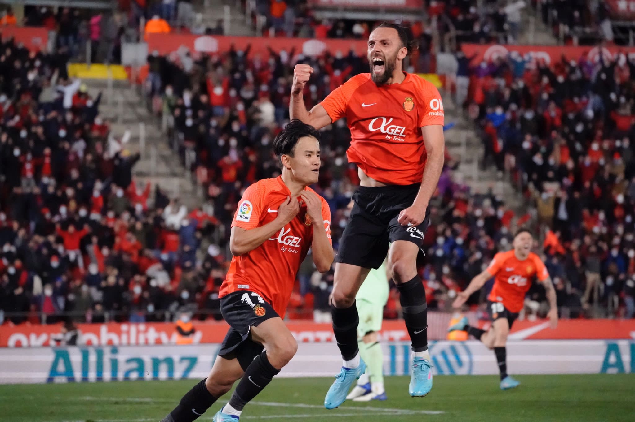 Muriqi, celebrando su gol al Alavés.
