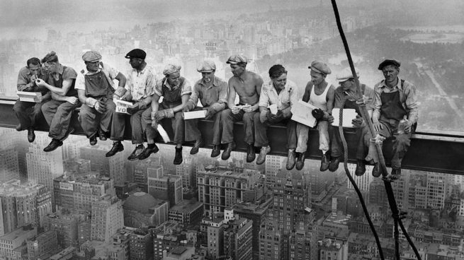 Trabajadores rascacielos