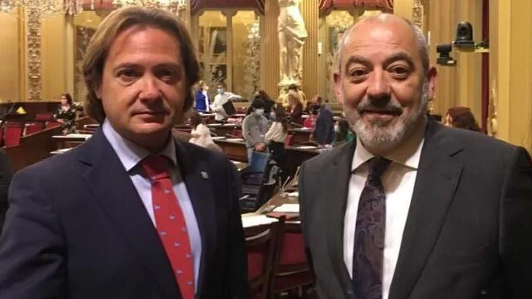 Los diputados de Vox en el Parlament balear, Jorge Campos y Sergio Rodríguez.