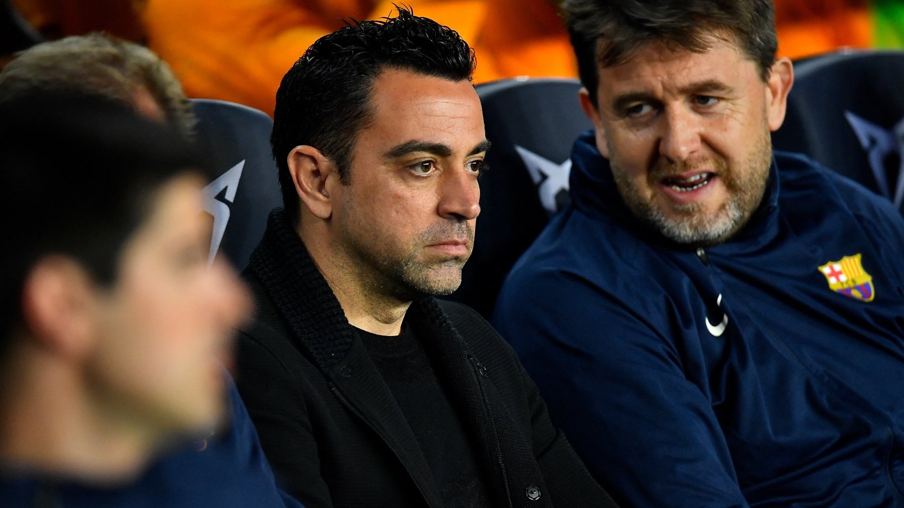 Xavi Hernández, en el banquillo del Camp Nou. (AFP)