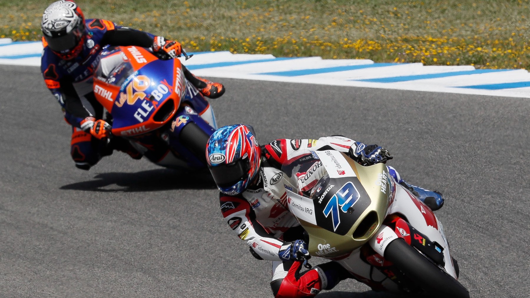 Ai Ogura y Arón Canet en el GP de España de MotoGP. (EFE)
