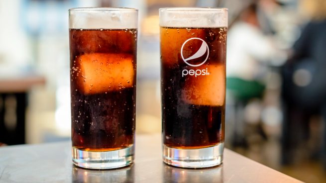 La razón por la que algunos bares sirven Pepsi en lugar de Coca-Cola