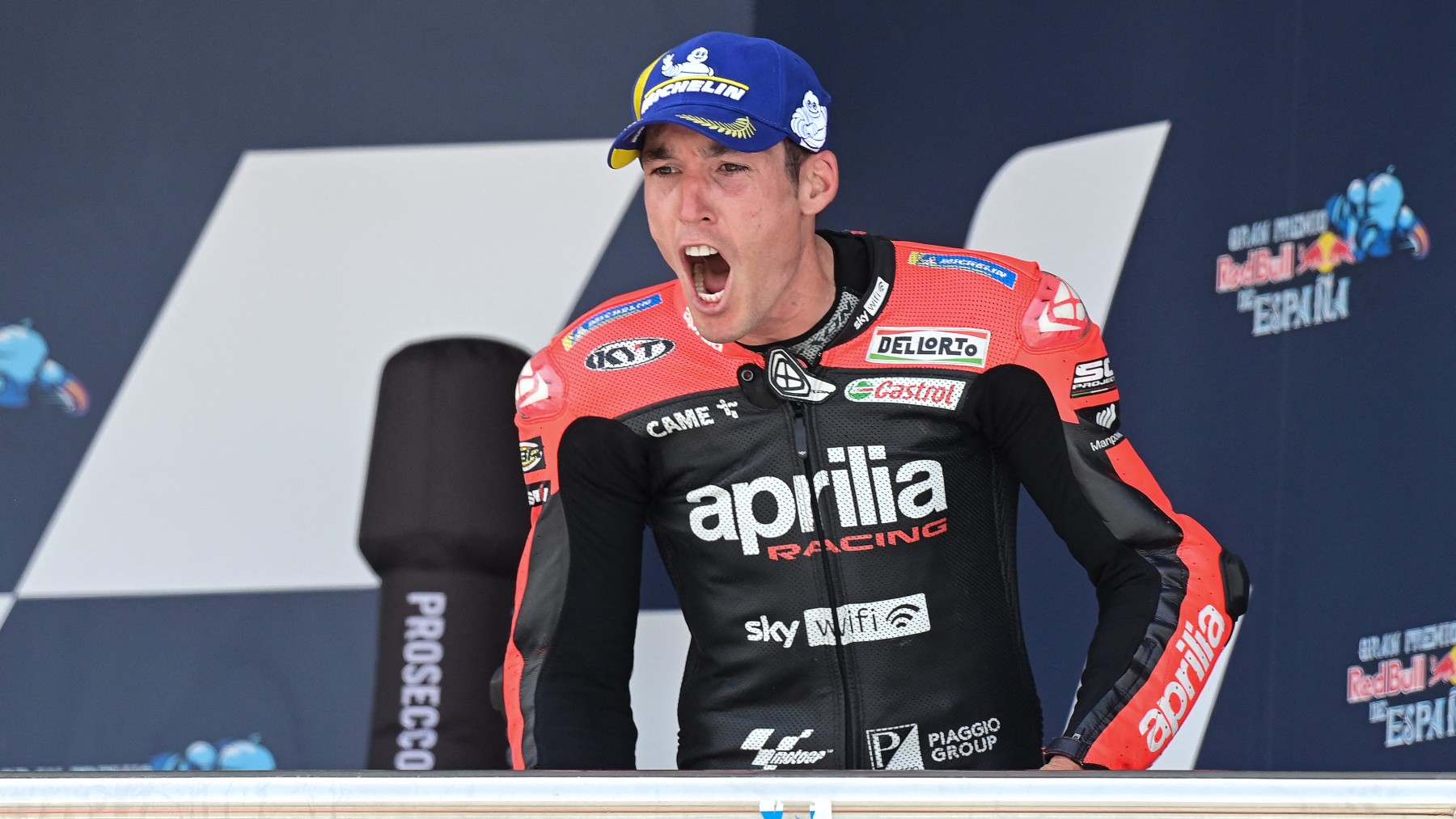 Aleix Espargaró celebra el podio en el GP de España de MotoGP. (AFP)