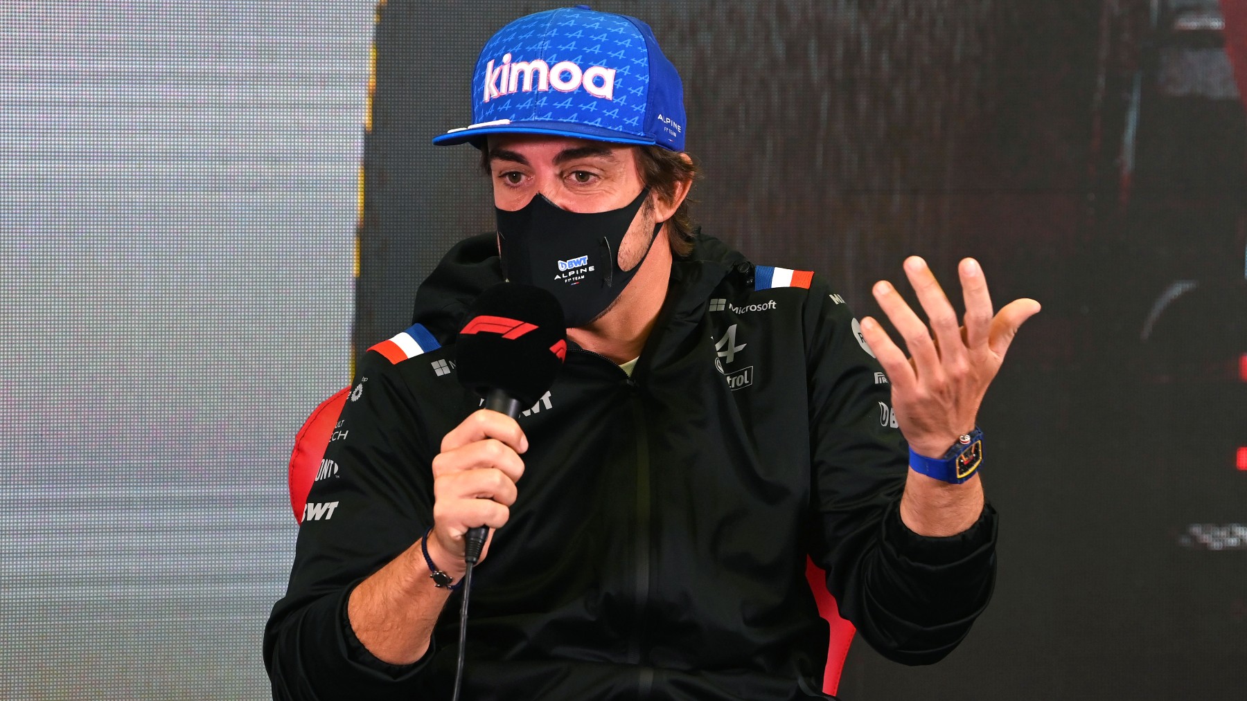 Fernando Alonso explota contra las nuevas normas. (Getty)