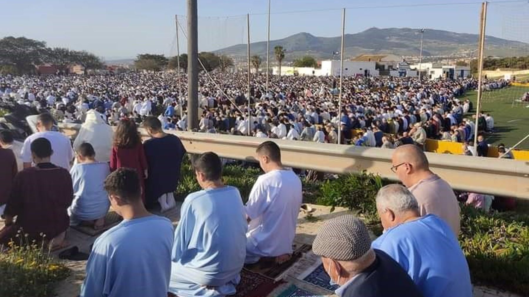 Rezo colectivo en Melilla por el fin del Ramadán (COMISIÓN ISLÁMICA).