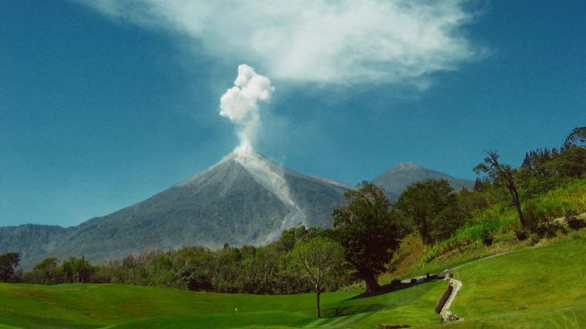 Volcán, humo