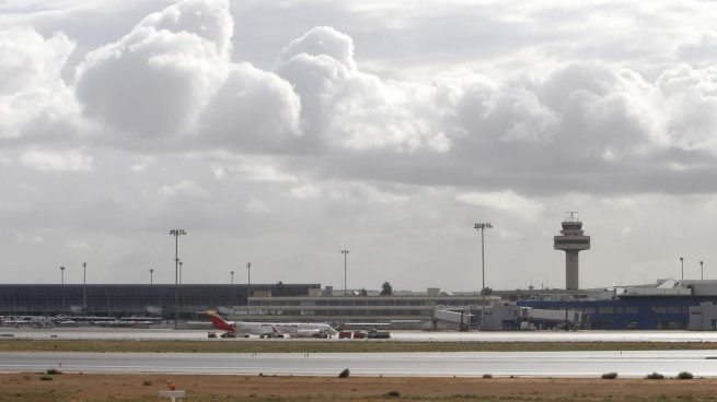 El Gobierno de Sánchez baraja trasladar el centro de control del aeropuerto de Palma a Barcelona