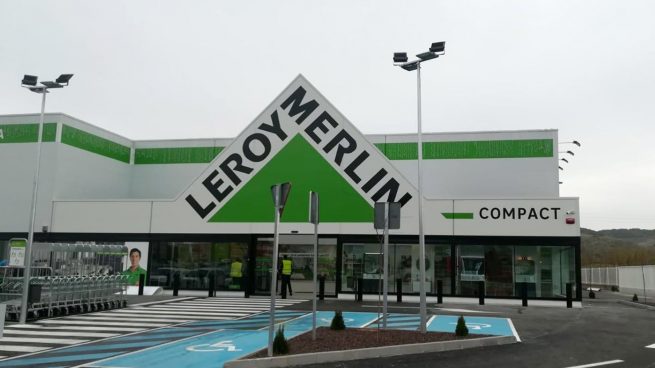 Adiós a la oscuridad en tu jardín con la lámpara de Leroy Merlin por menos de 2 euros