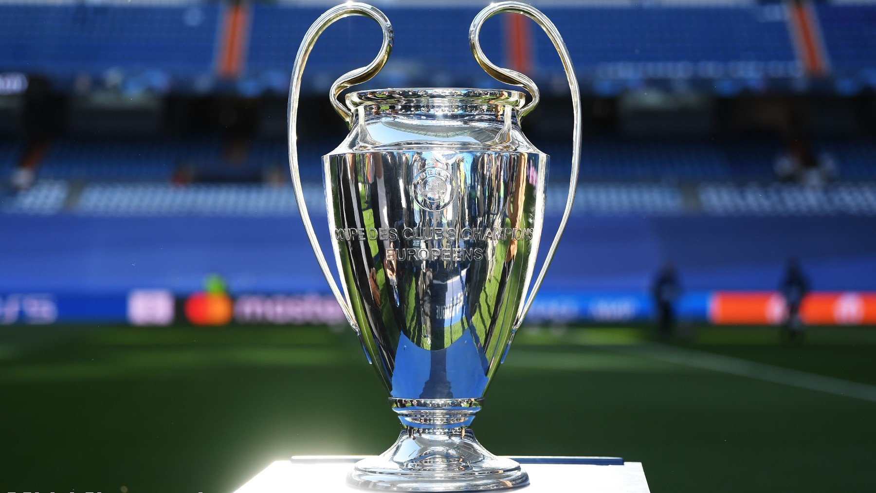 El trofeo de la Champions League, en el Santiago Bernabéu. (Getty)