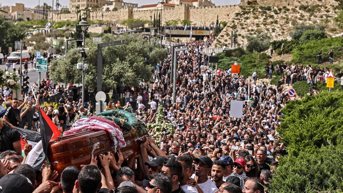 Cortejo fúnebre de la periodista Shireen Abu Akleh.