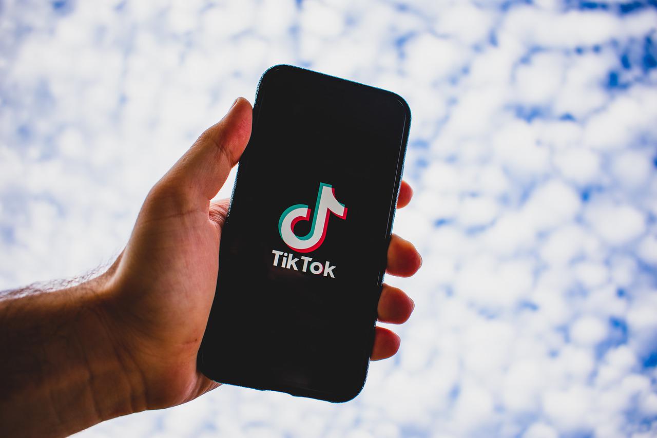 ¿Cómo usar el filtro de TikTok que te hace llorar?
