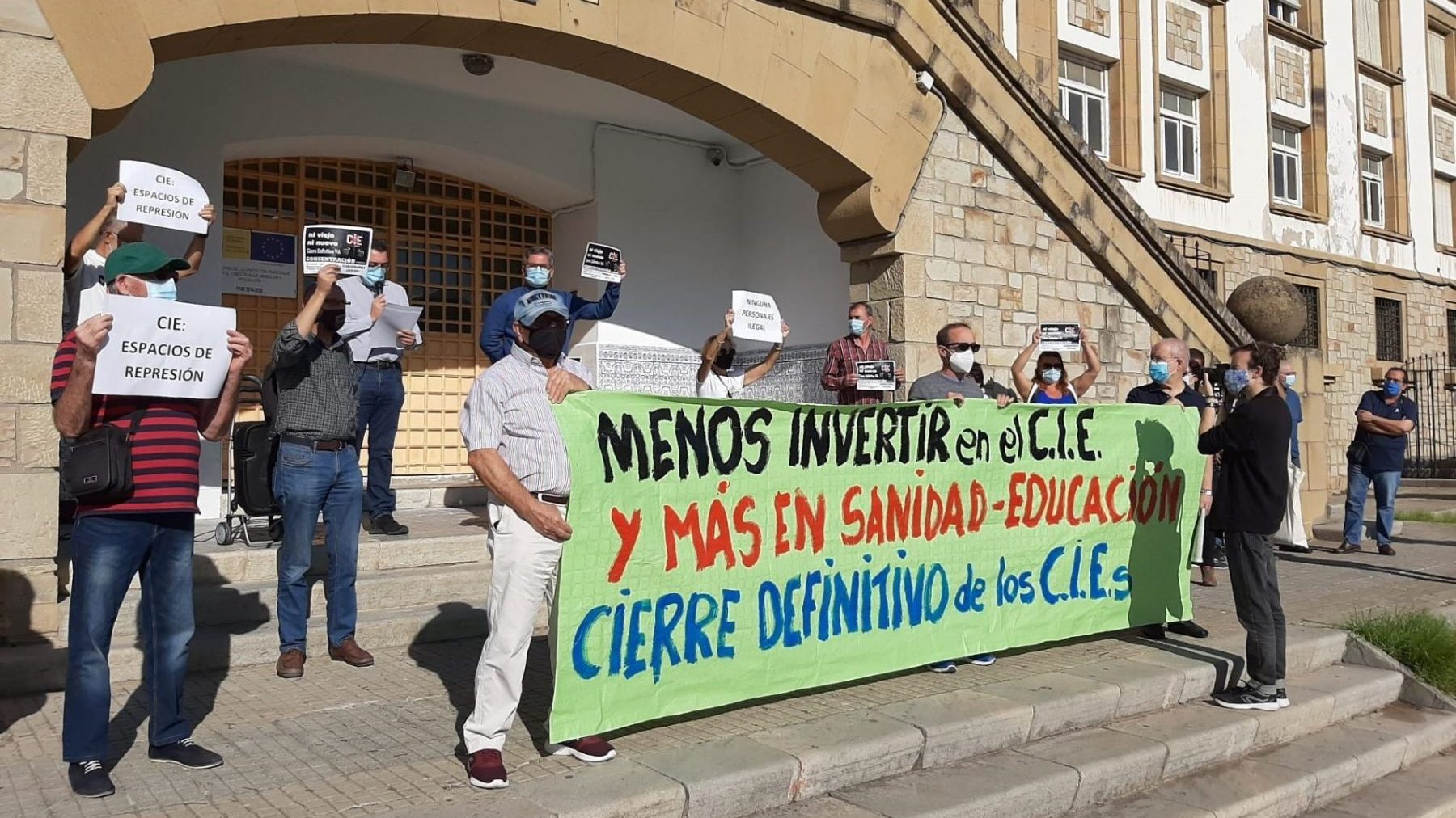 Concentración contra los CIE en Algeciras (COORDINADORA CIE NO).