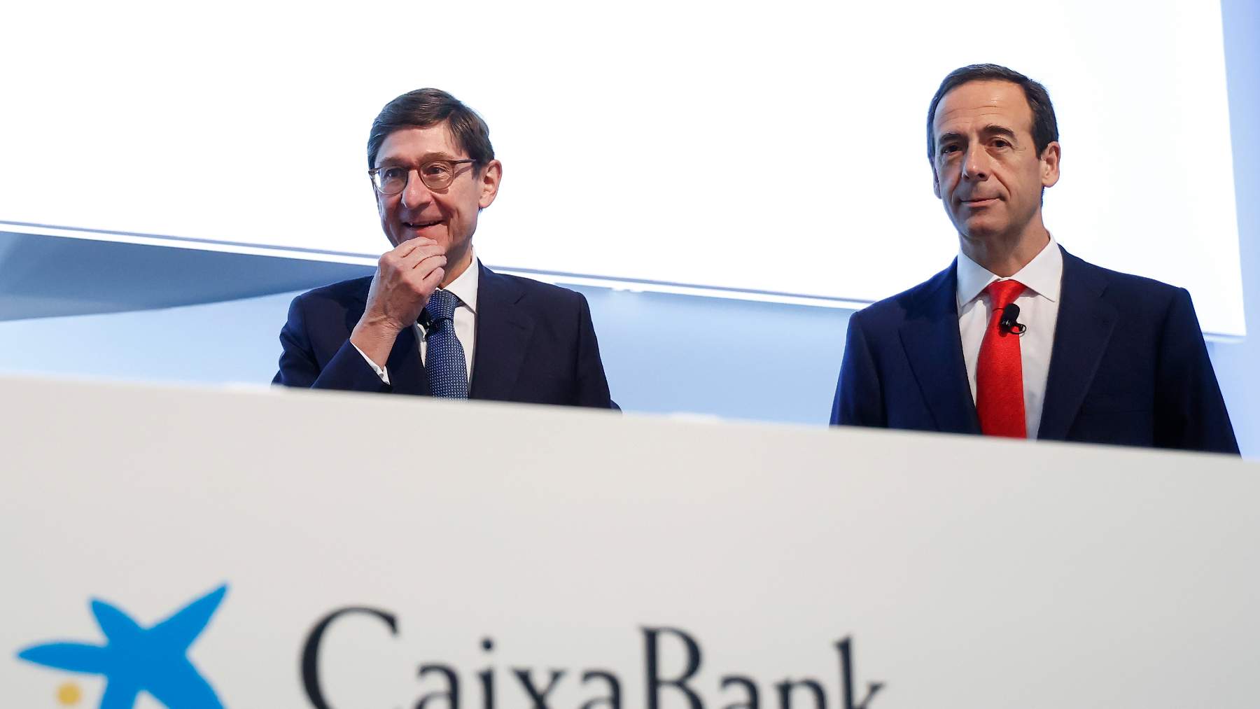 José Ignacio Goirigolzarri y Gonzalo Gortázar, presidente y consejero delegado de CaixaBank.