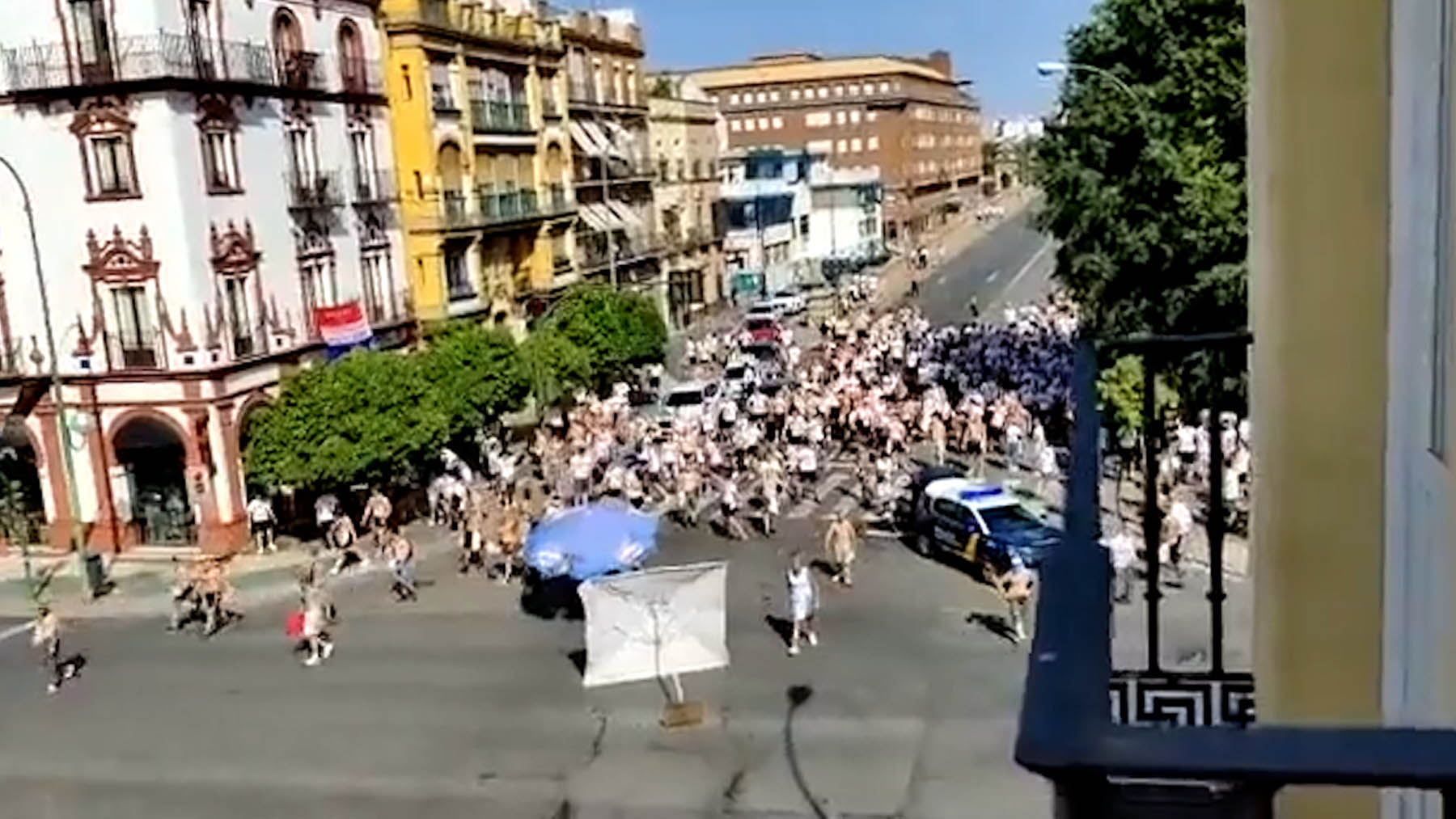 Disturbios y peleas en Sevilla.
