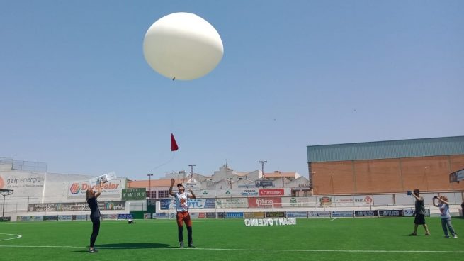 Alumnos de un instituto de Jaén logran lanzar un globo sonda a la estratosfera