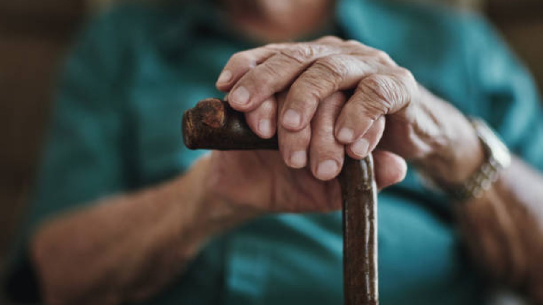Descubre la hora a la que cenar para vivir 100 años o más.
