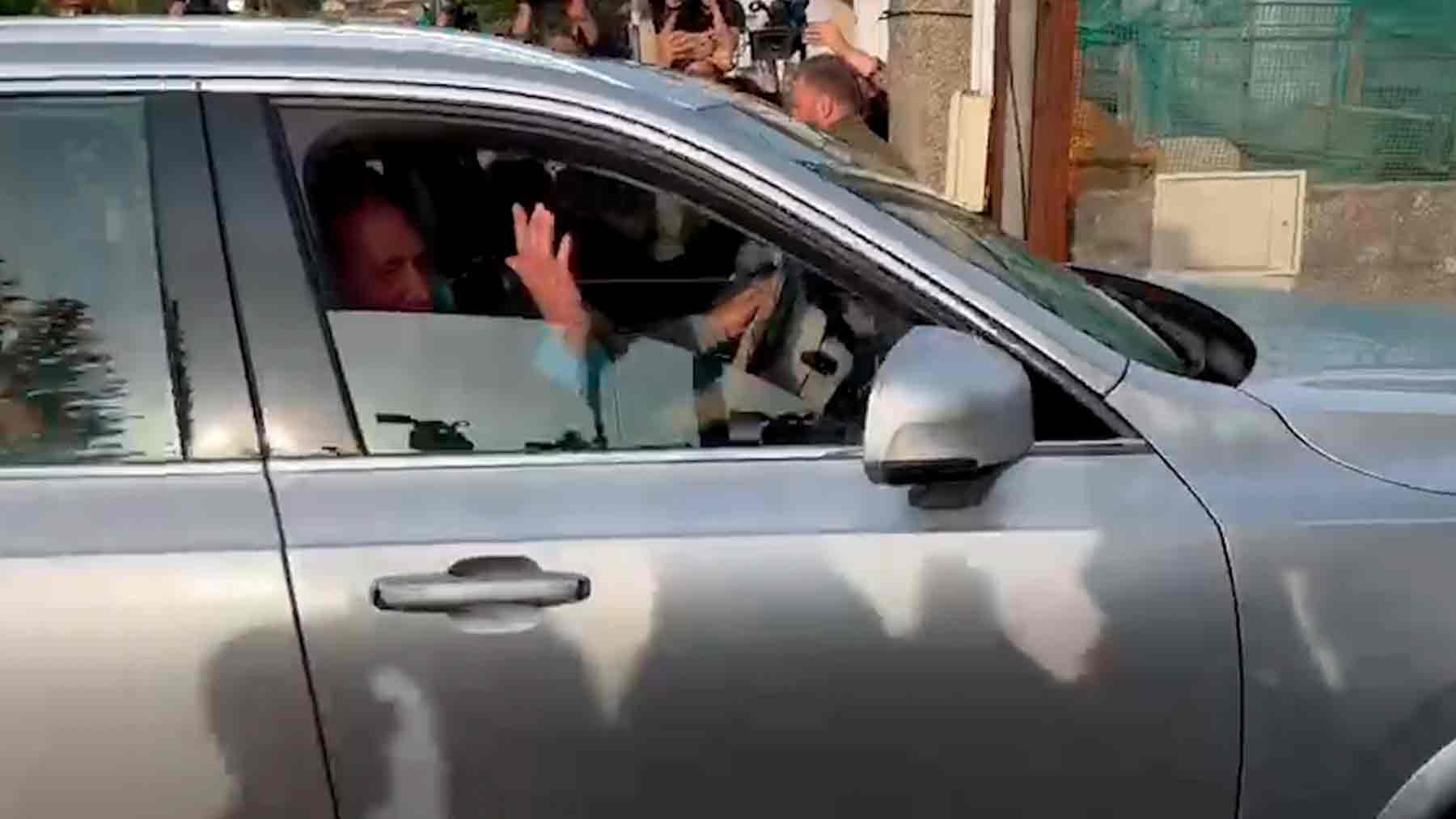 El Rey Juan Carlos a su llegada a la casa de Sangenjo.