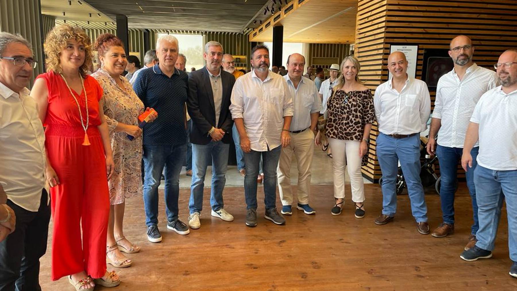 Los dirigentes del PI con el presidente del PNV y el secretario general de Coalición Canaria.