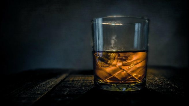 La curiosa diferencia entre un whisky escocés y el whisky irlandés