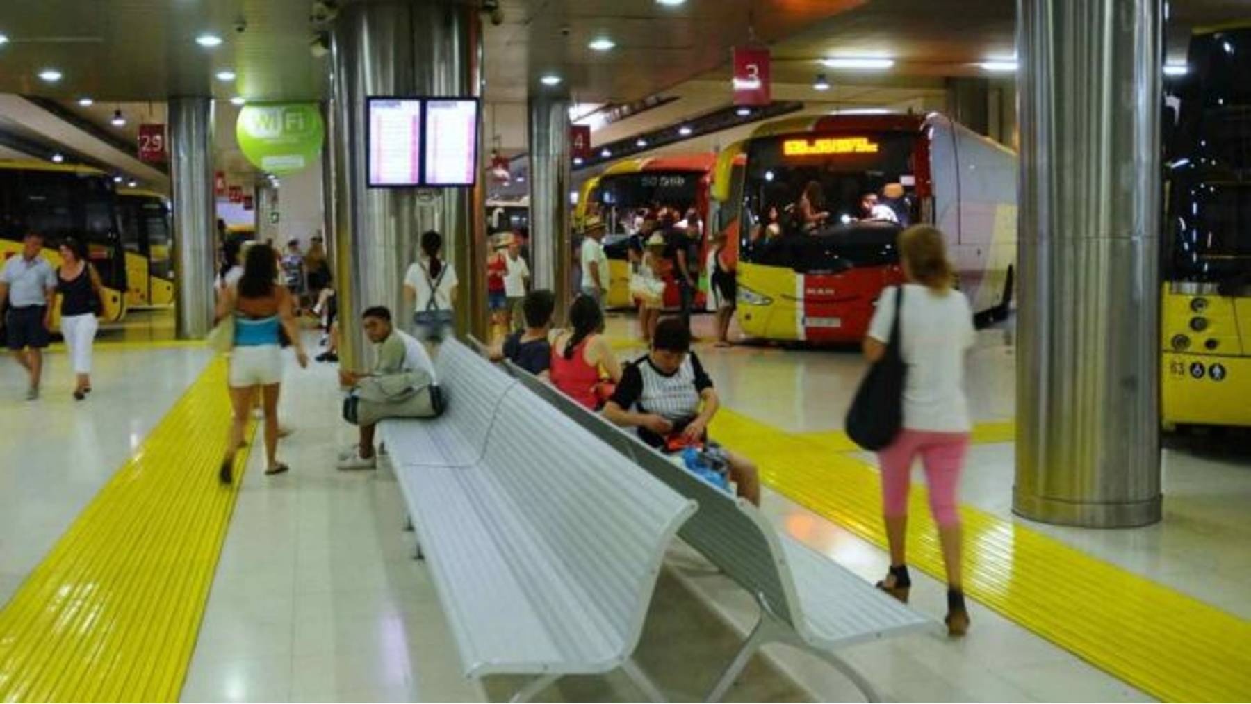 Terminal de autobuses en la Estación Intermodal de Palma.