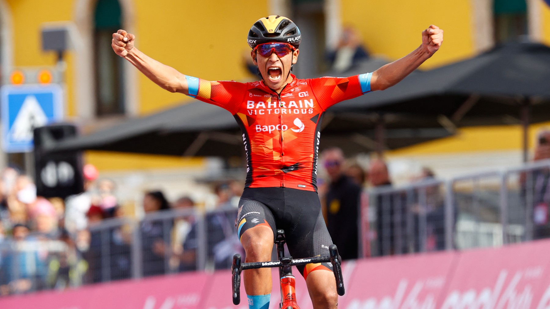 Santi Buitrago celebra la victoria. (AFP)