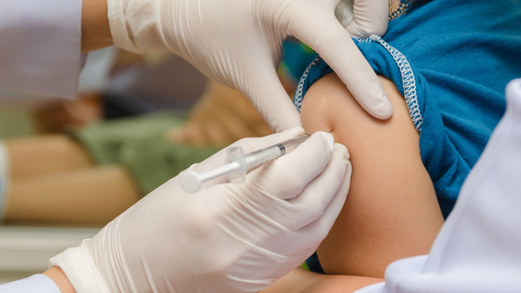 La vacunación frente al VPH podría prevenir hasta seis tipos de cáncer.