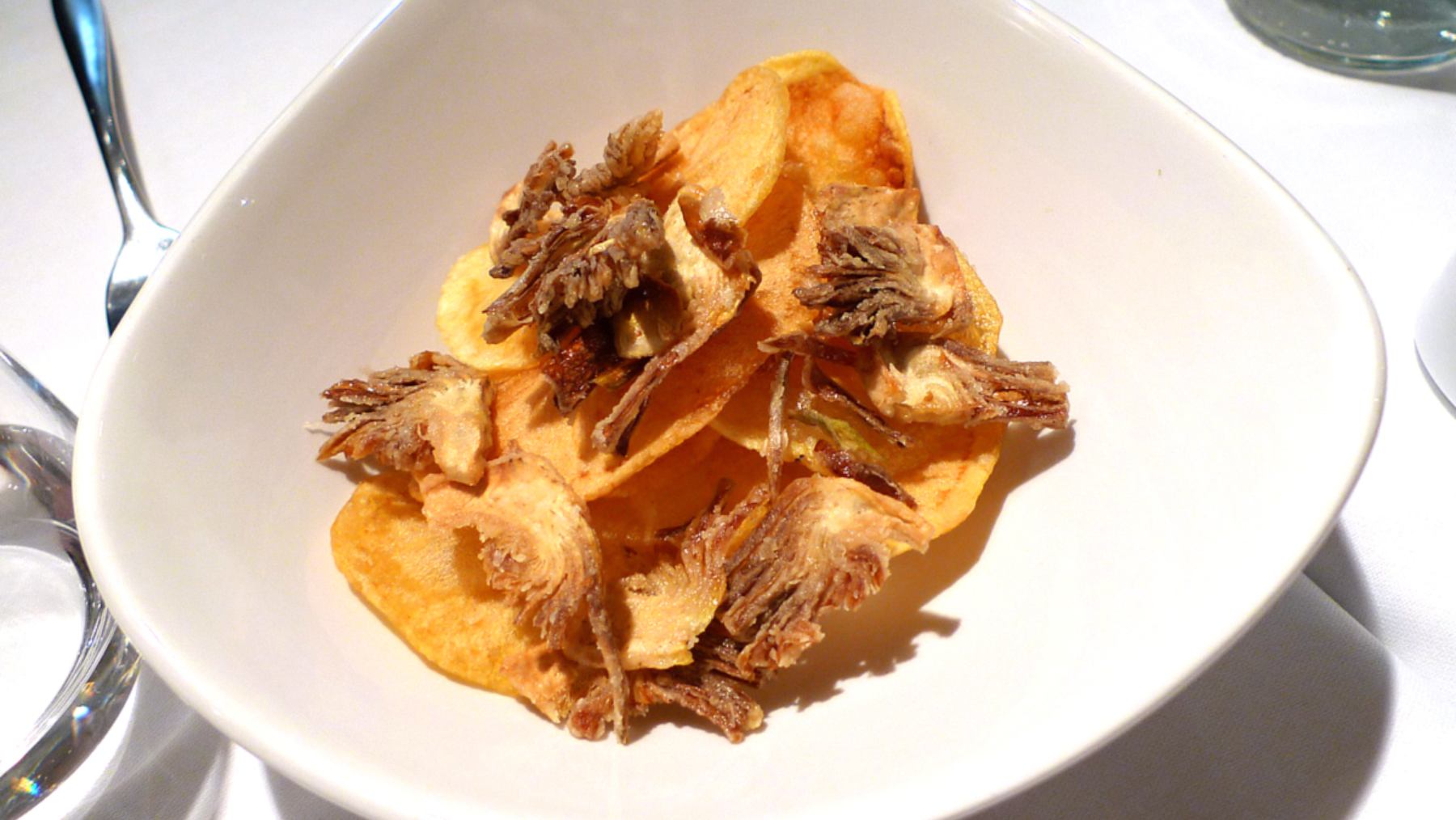 5 canapés con alcachofa
