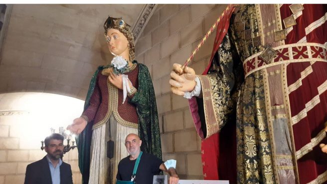 La giganta Reina Esclaramunda regresa al Consell de Mallorca.