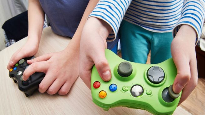 Los niños con sobrepeso mejoran su forma física y su salud con videojuegos activos