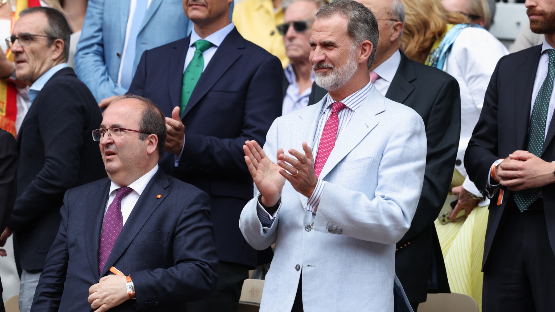 El rey Felipe VI, junto a Miquel Iceta. (AFP)
