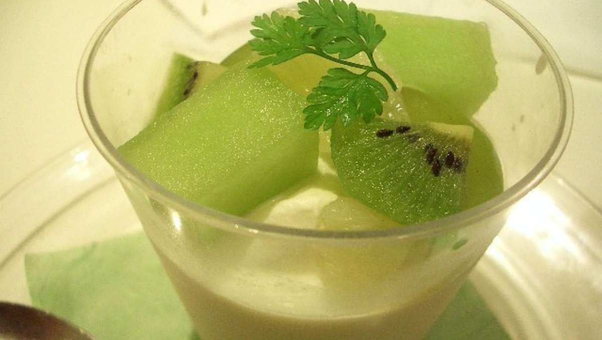 Receta fría de gazpacho de kiwi con melón