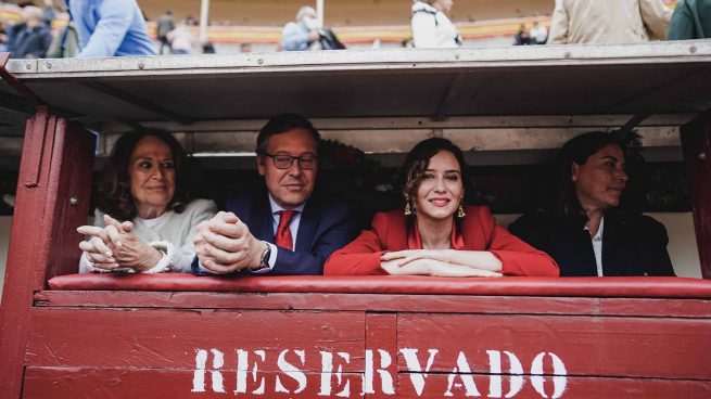 Isabel Díaz Ayuso en la corrida goyesca de Las Ventas.