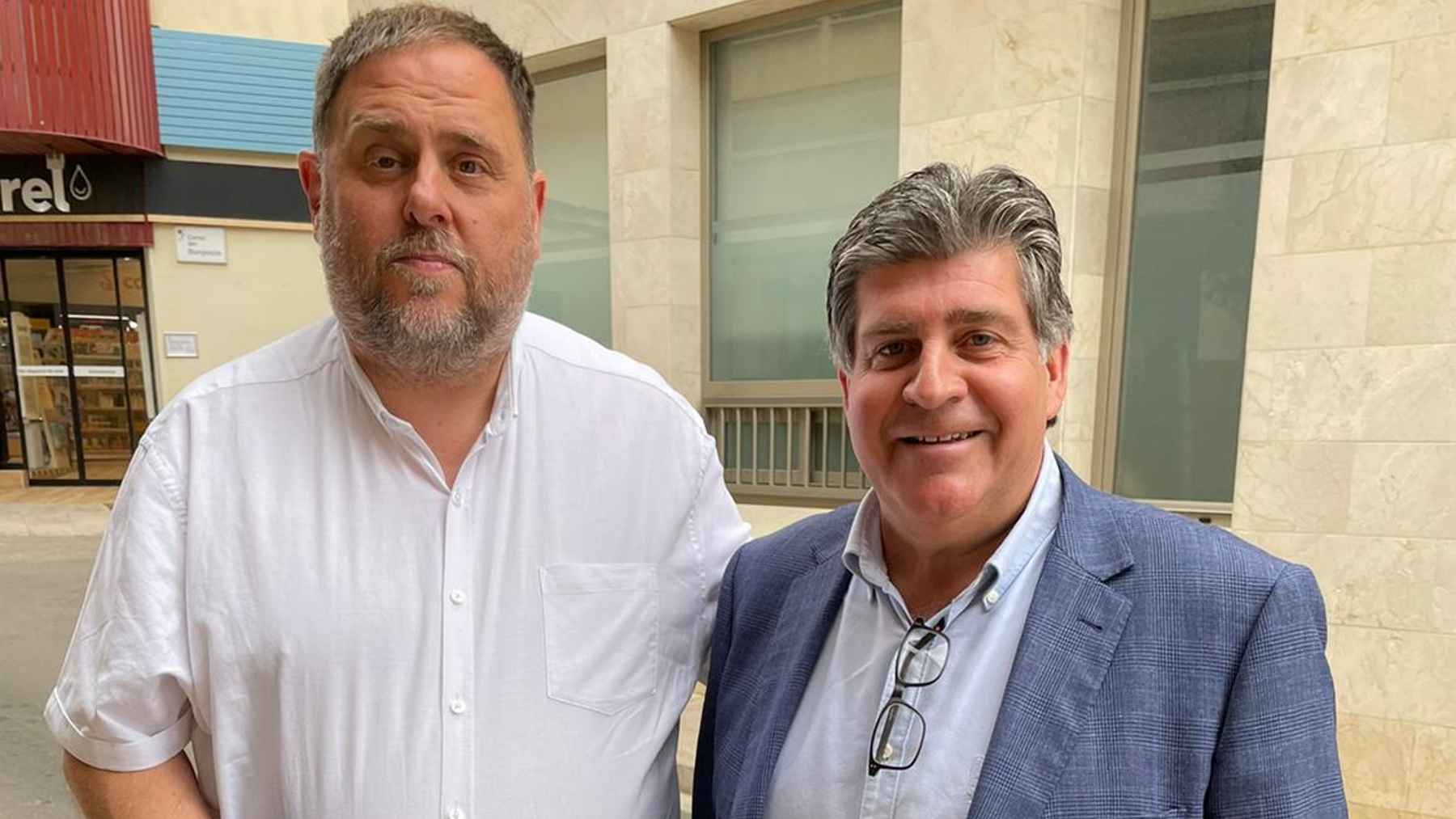 El presidente de ERC, Oriol Junqueras, con el exalcalde del PP de Manacor, Pedro Rosselló.